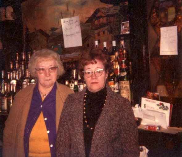Elsie Renee at the Oke Doke Bar